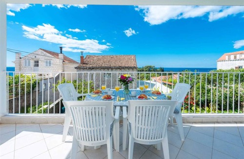 Pile Apartment | 70 m² Apartment ∙ 3 bedrooms ∙ 5 guests