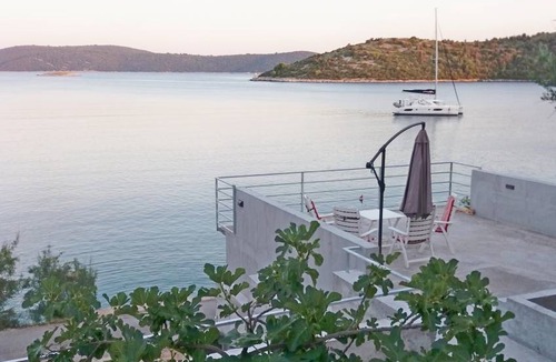 Vinisce House | 70 m² House ∙ 3 bedrooms ∙ 6 guests