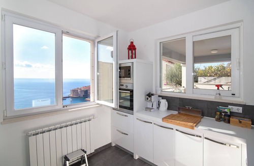 Ploce Apartment | 73 Stairs Apartment