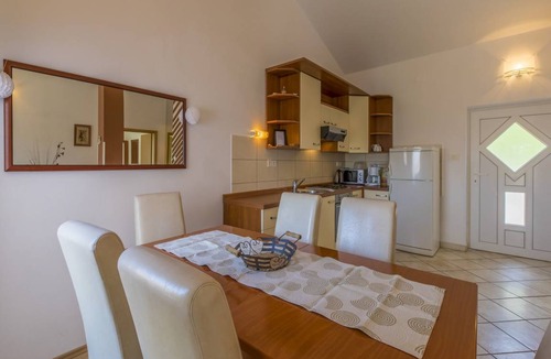 Jadranovo Apartment | 75 m² Apartment ∙ 3 bedrooms ∙ 6 guests