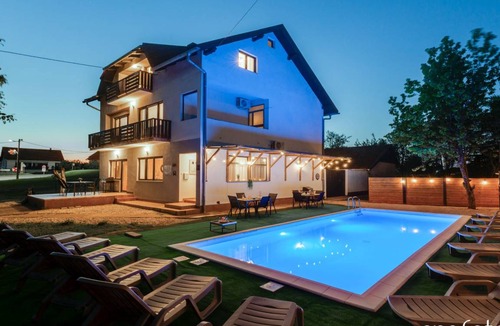Dreznik Grad Apartment | 80 m² Apartment ∙ 2 bedrooms ∙ 6 guests
