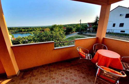 Obrovac Apartment | 80 m² Apartment ∙ 2 bedrooms ∙ 7 guests