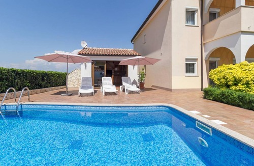 Kastel House | 80 m² House ∙ 3 bedrooms ∙ 4 guests