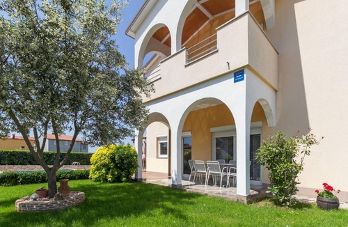 Kastel House | 80 m² House ∙ 3 bedrooms ∙ 4 guests