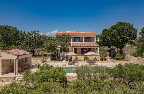 Posedarje Villa | 80 m² Villa ∙ 2 bedrooms ∙ 7 guests