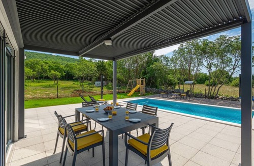 Brgod House | 84 m² House ∙ 2 bedrooms ∙ 5 guests