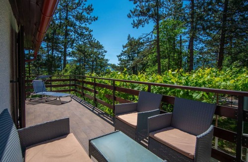 Lic Other | 85 m² Accommodation ∙ 1 bedroom ∙ 6 guests