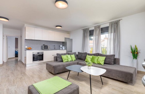 Pjescana Uvala Apartment | 85 m² Apartment ∙ 3 bedrooms ∙ 6 guests