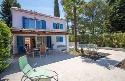 Njivice House | 85 m² House ∙ 2 bedrooms ∙ 4 guests