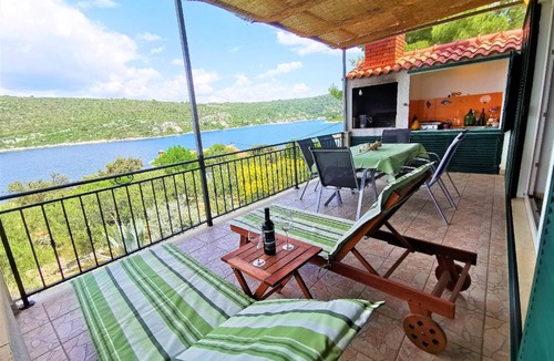 Veliki Drvenik House | 85 m² House ∙ 2 bedrooms ∙ 6 guests
