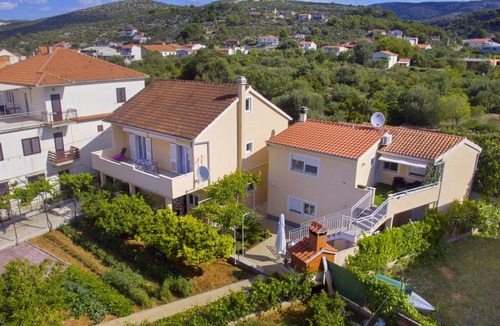 Poljica Apartment | 86 m² Apartment ∙ 3 bedrooms ∙ 7 guests