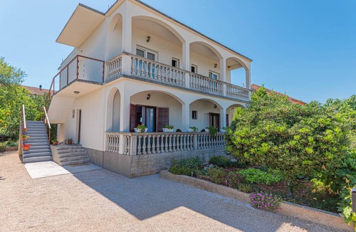 Raslina Apartment | 90 m² Apartment ∙ 3 bedrooms ∙ 6 guests