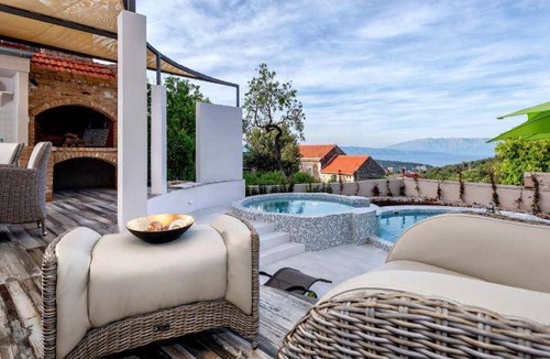 Pitve House | 90 m² House ∙ 3 bedrooms ∙ 8 guests