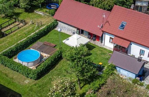 Lic House | 90 m² House ∙ 4 bedrooms ∙ 4 guests