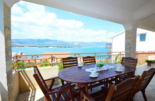 Arbanija Apartment | 92 m² Apartment ∙ 3 bedrooms ∙ 5 guests