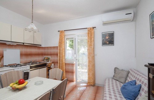 Stobrec Apartment | A 1 - apt near beach with patio, parking and grill