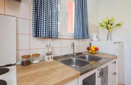 Vinisce Apartment | A 2 - Modern apartment with garden 80m from beach