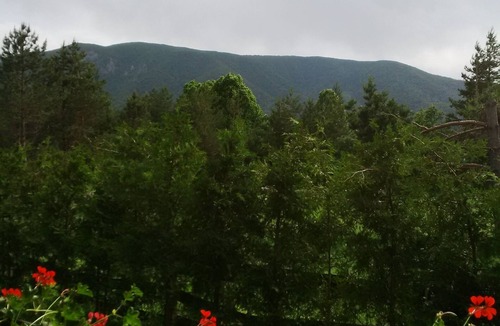 Rudanovac Ski Chalet | A Rustic retreat for famiies with children. 2 bedroom log housen