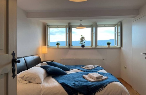 Zasip House | A traditional farmhouse vibe! Modern living with a rustic twist. For lovers of the great outdoors!