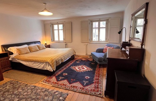 Zasip House | A traditional farmhouse vibe! Modern living with a rustic twist. For lovers of the great outdoors!