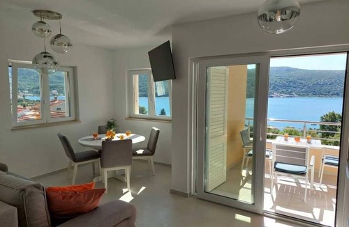 Slano Apartment | A4 - Luxurious One Bedroom for 3: Breathtaking Views over the Entire Bay & Fully Air-Conditioned
