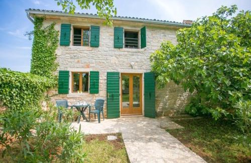 Selina Apartment | Abortolami with Pool and Garden
