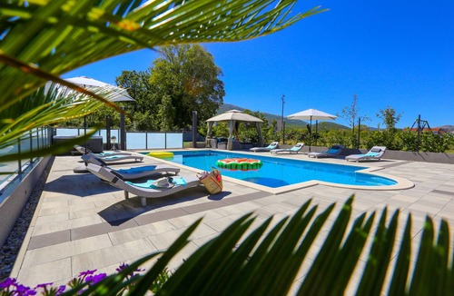 Dugopolje Villa | About Villa Maris