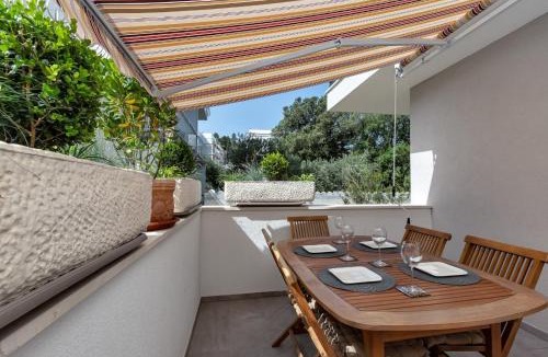 Dugis Apartment | Adele