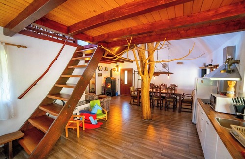 Gornesti House | Adorable 2-bedroom house in enjoyable Péter Laka for your getaway