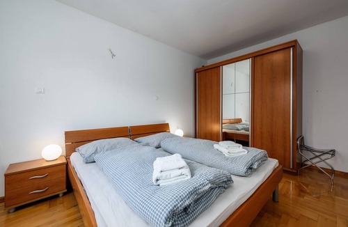 Monterol Apartment | ADRIA house with apartments / Adria APARTMENT B5