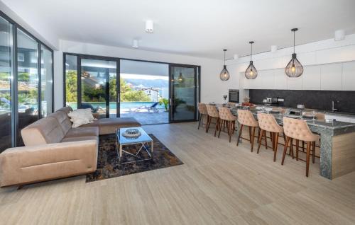 Komarna Villa | Adria View
