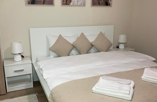 Surcin Apartment | Airport Apartments Alexandra - Auto Park