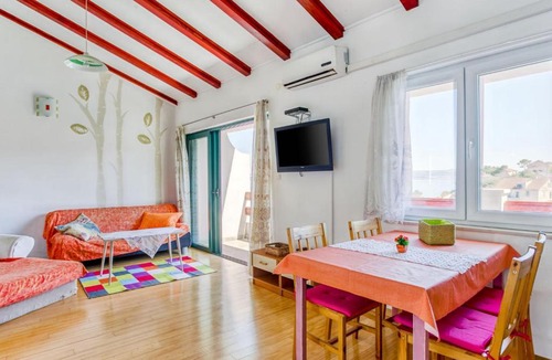 Stomorska Apartment | Alluring Apartment in Stomorska near the Sea