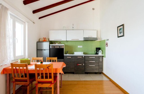Stomorska Apartment | Alluring Apartment in Stomorska near the Sea