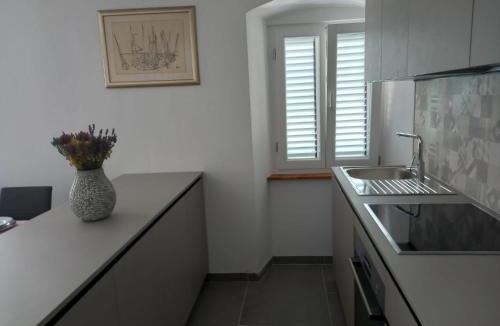 Stari Grad Apartment | Aloha Guest House