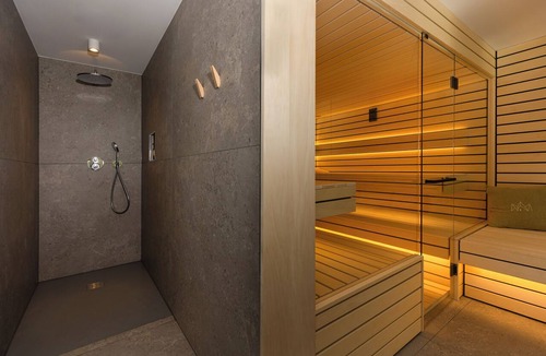Ribcev Laz Villa | Alpine Escape: 3BR Villa with Private Jacuzzi & Sauna in Bohinj