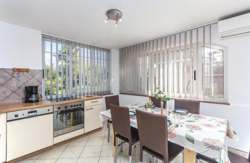 Dajla Apartment | Amazing apartment in Novigrad with 3 Bedrooms and WiFi