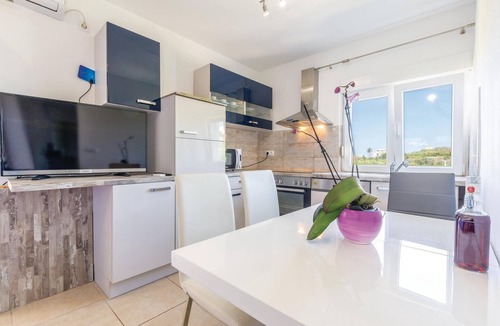 Kucine Apartment | Amazing apartment in Zrnovnica