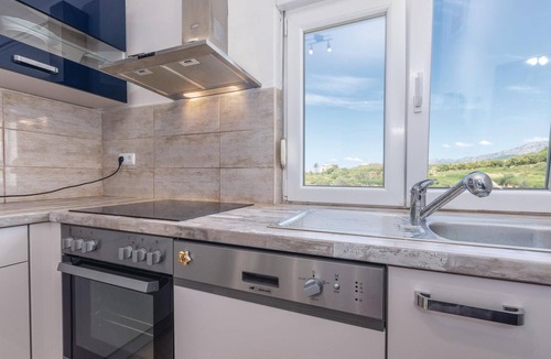 Kucine Apartment | Amazing apartment in Zrnovnica