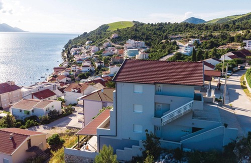 Komarna Apartment | Amazing apartment in Klek