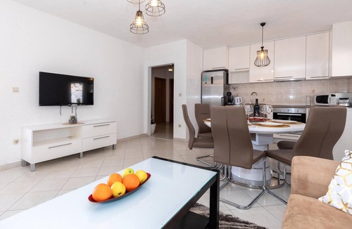 Komarna Apartment | Amazing apartment in Komarna with WiFi