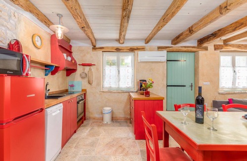 Karlovici Apartment | Amazing apartment in Zminj