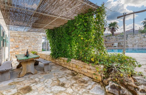 Karlovici Apartment | Amazing apartment in Zminj