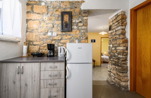 Kanfanar House | Amazing home in Barat with house a panoramic view