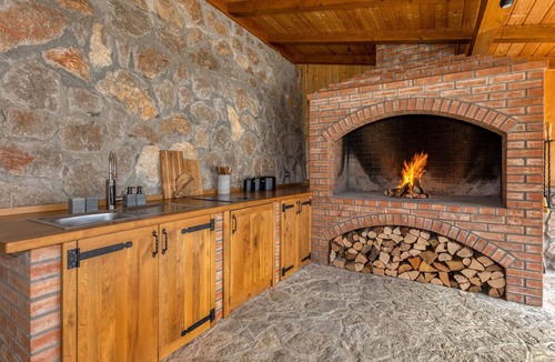 Gospic House | Amazing home in Barlete with sauna