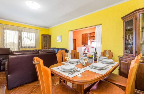 Ogulin House | Amazing home in Bosiljevo with kitchen