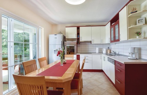 Dicmo House | Amazing home in Dicmo with WiFi