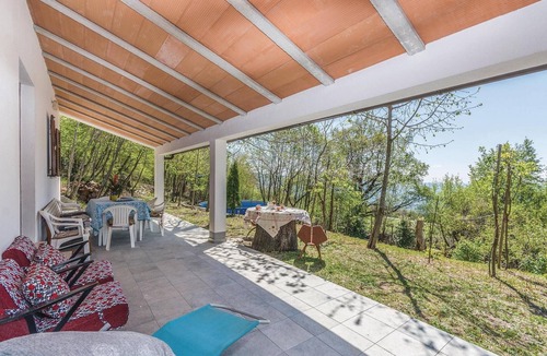 Lupoglav House | Amazing home in Dolenja Vas with WiFi