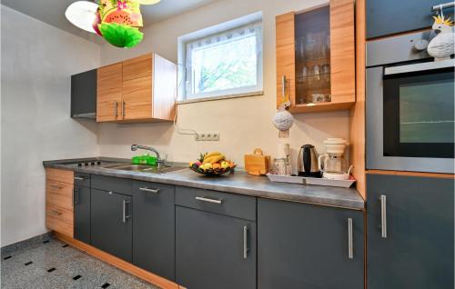 Dugo Selo House | Amazing Home In Dugo Selo