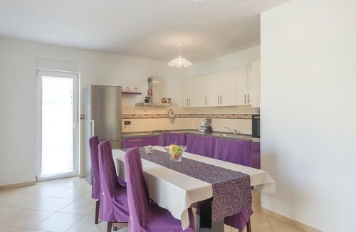 Fazana House | Amazing home in Fazana with kitchen